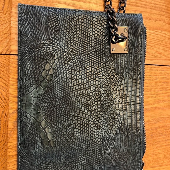 Sondra Roberts Squared green alligator clutch / wristlet - Picture 6 of 6